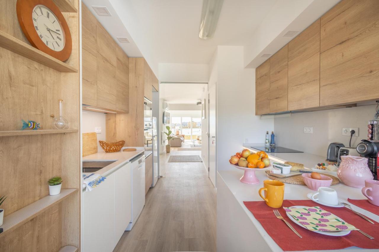 Oceanfront & Big Terrace Private Apartment *