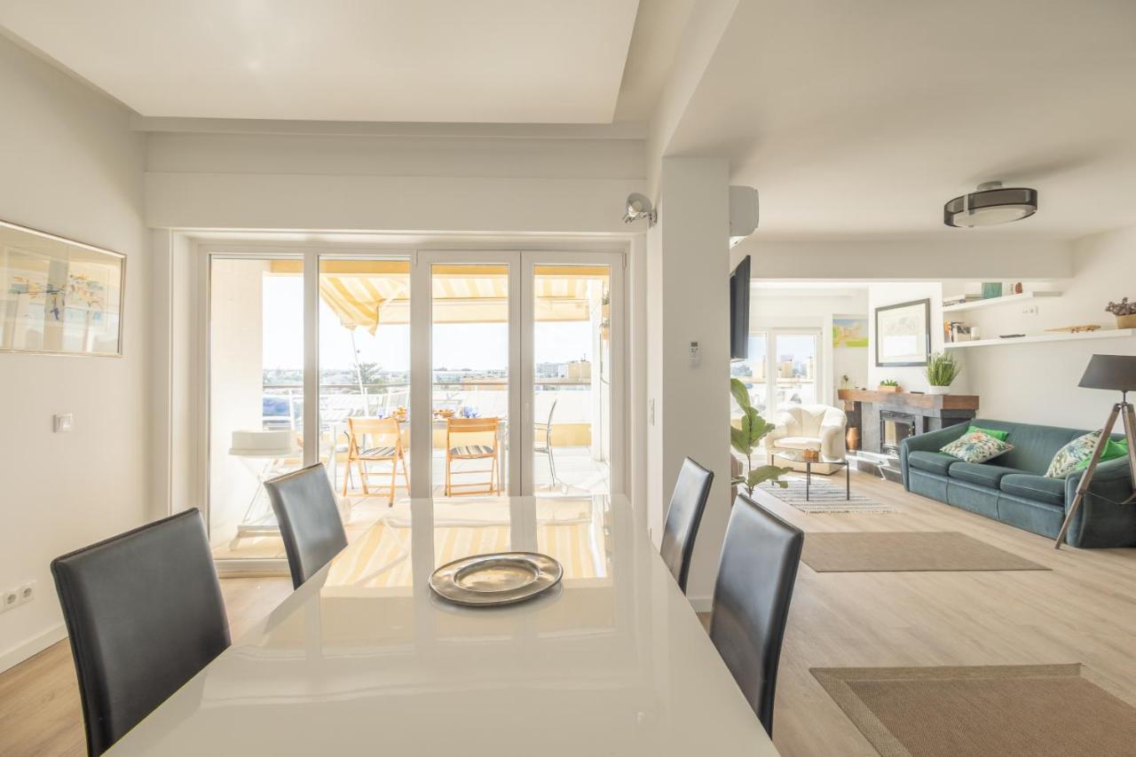 Oceanfront & Big Terrace Private Apartment